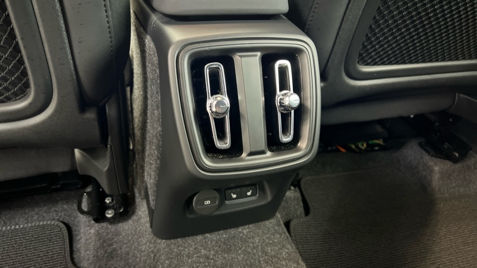 Used Volvo XC40 2024 for sale - 77018369: Photo 15