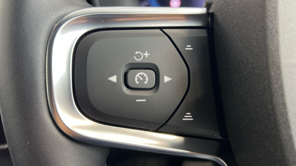 Used Volvo XC40 2024 for sale - 77018369: Photo 21