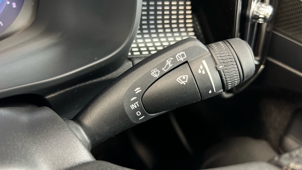 Used Volvo XC40 2024 for sale - 77018369: Photo 23