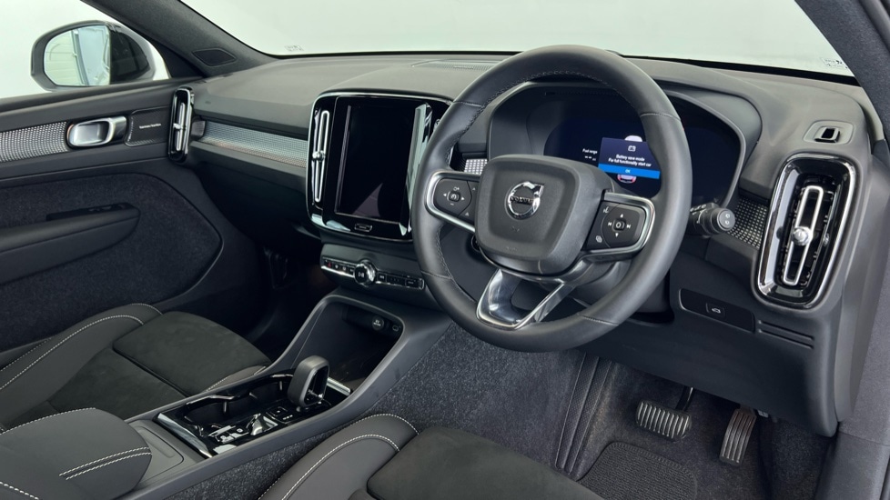 Used Volvo XC40 2024 for sale - 77018369: Photo 4