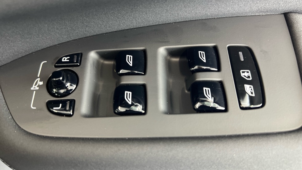 Used Volvo XC90 2025 for sale - 77151557: Photo 24