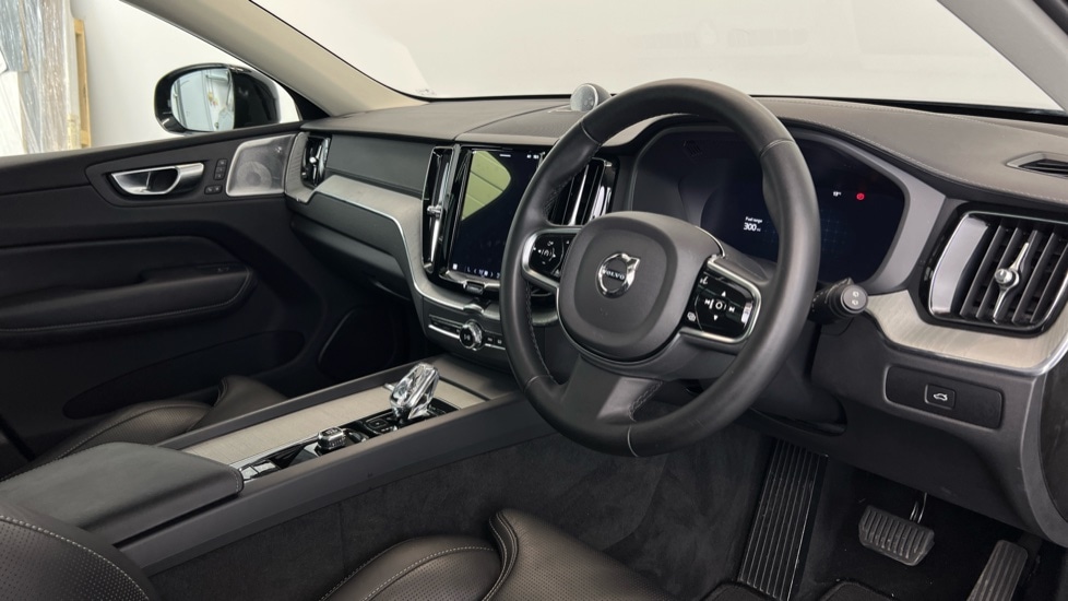 Used Volvo XC60 2024 for sale - 77269303: Photo 4