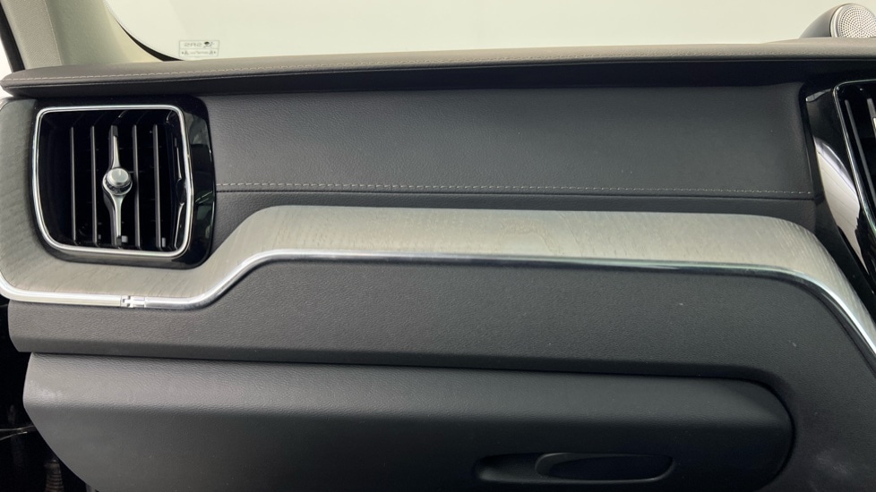 Used Volvo XC60 2024 for sale - 77269303: Photo 40