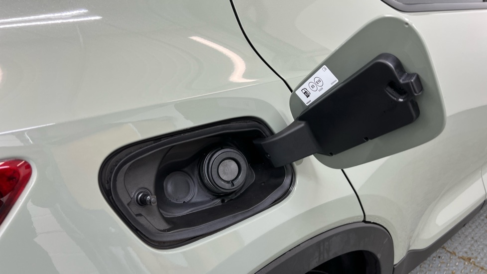 Used Volvo XC40 2025 for sale - 77950584: Photo 15