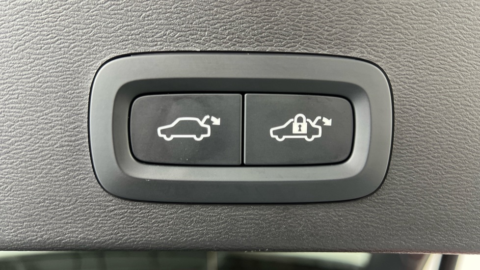 Used Volvo XC40 2025 for sale - 77950584: Photo 34