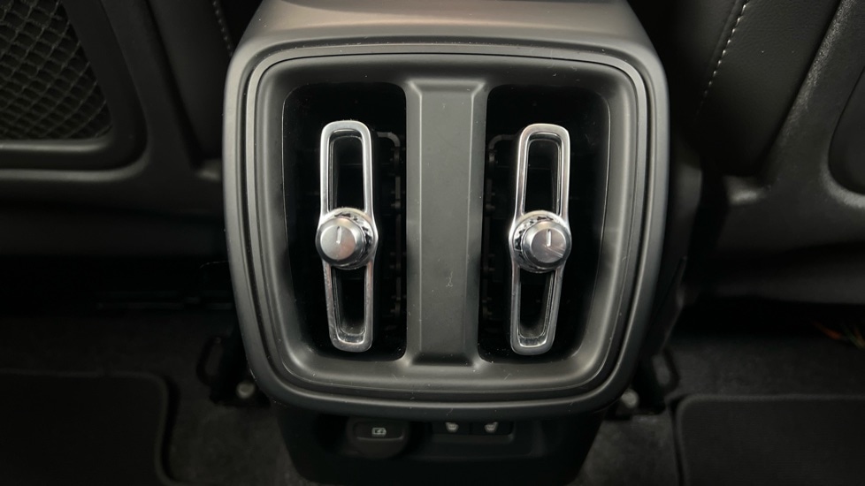 Used Volvo XC40 2025 for sale - 77950584: Photo 37