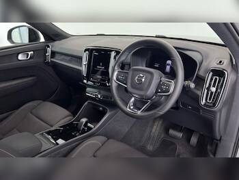 Used Volvo XC40 2023 for sale - 76261584: Photo