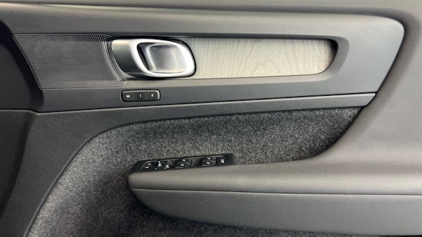Used Volvo XC40 2022 for sale - 76161223: Photo 29