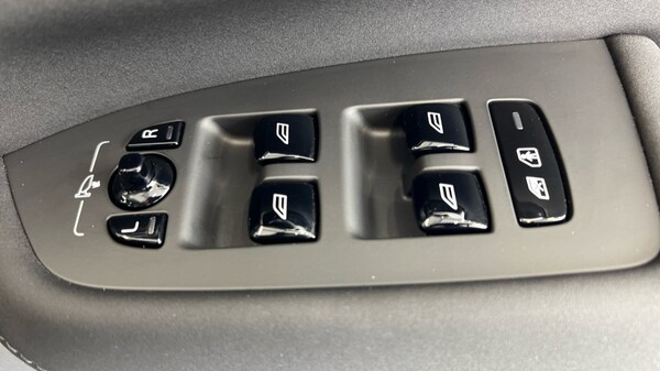 Used Volvo XC90 2025 for sale - 76168670: Photo 24