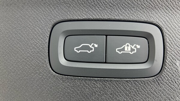 Used Volvo XC90 2025 for sale - 76168670: Photo 35