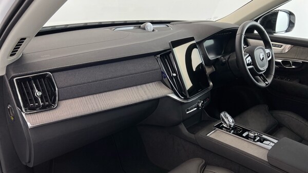 Used Volvo XC90 2025 for sale - 76168670: Photo 37