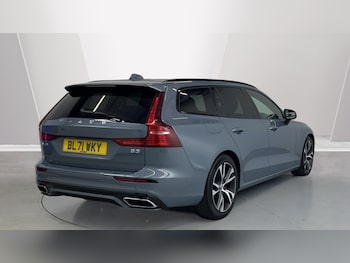 Used Volvo V60 2022 for sale - 76112342: Photo
