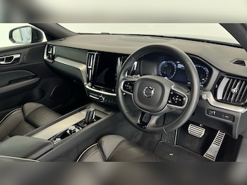 Used Volvo V60 2022 for sale - 76112342: Photo