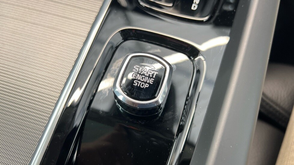 Used Volvo XC60 2024 for sale - 77995000: Photo 26