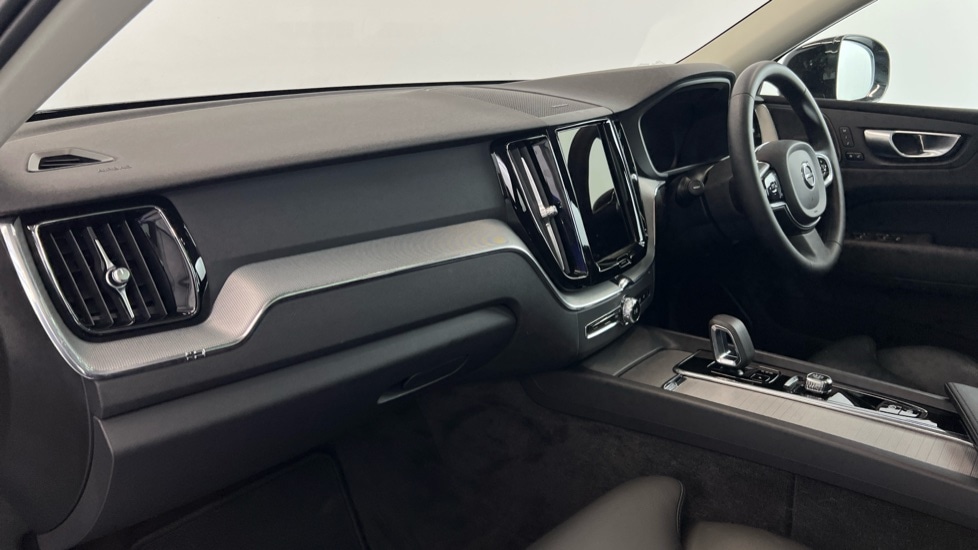 Used Volvo XC60 2024 for sale - 77995000: Photo 35