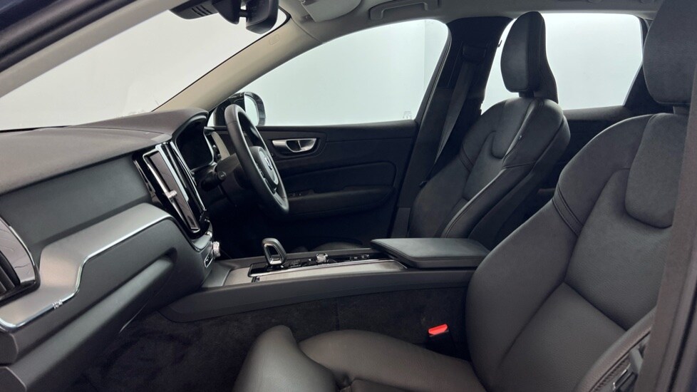Used Volvo XC60 2024 for sale - 77995000: Photo 36