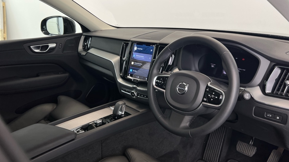 Used Volvo XC60 2024 for sale - 77995000: Photo 4