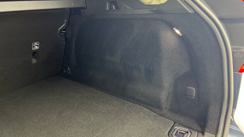 Used Volvo XC60 2024 for sale - 77995000: Photo 55