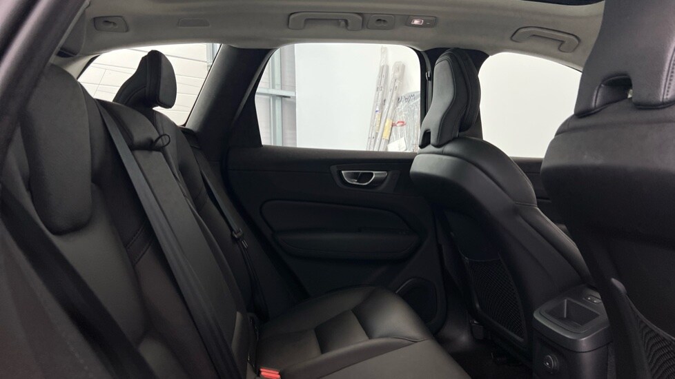 Used Volvo XC60 2024 for sale - 77995000: Photo 6