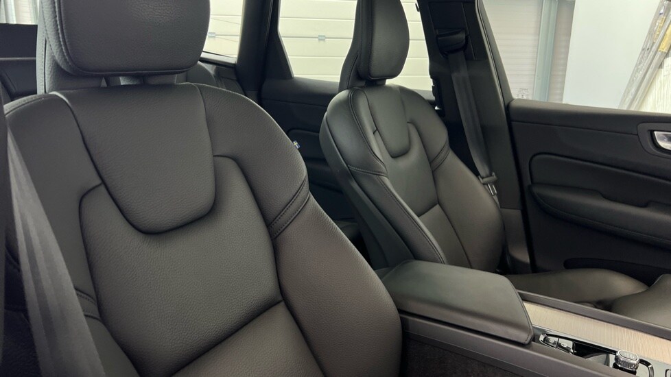 Used Volvo XC60 2024 for sale - 77995000: Photo 67