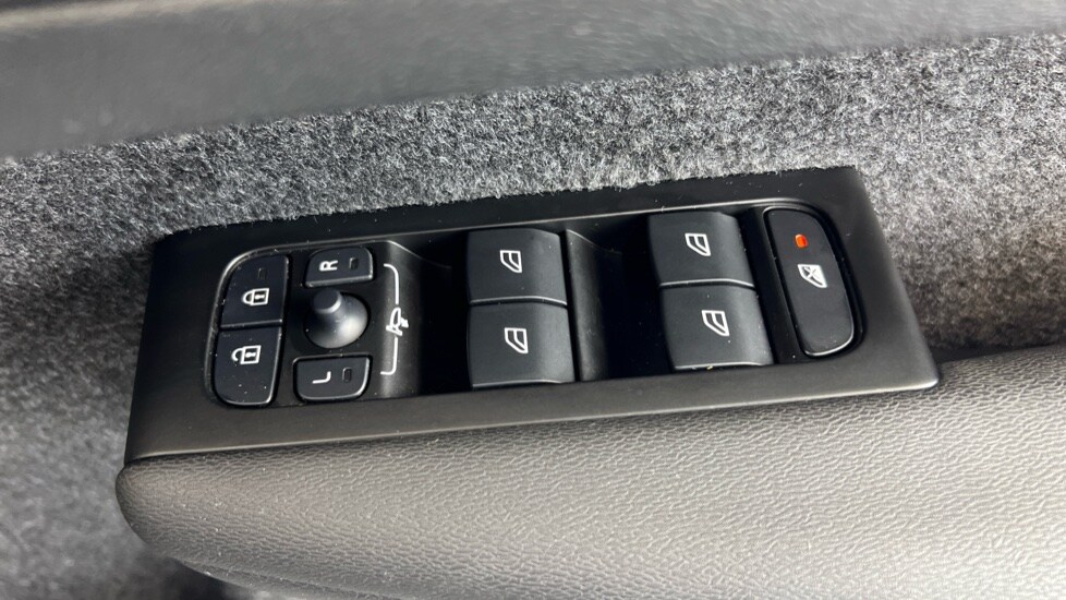 Used Volvo XC40 2021 for sale - 76003666: Photo 24