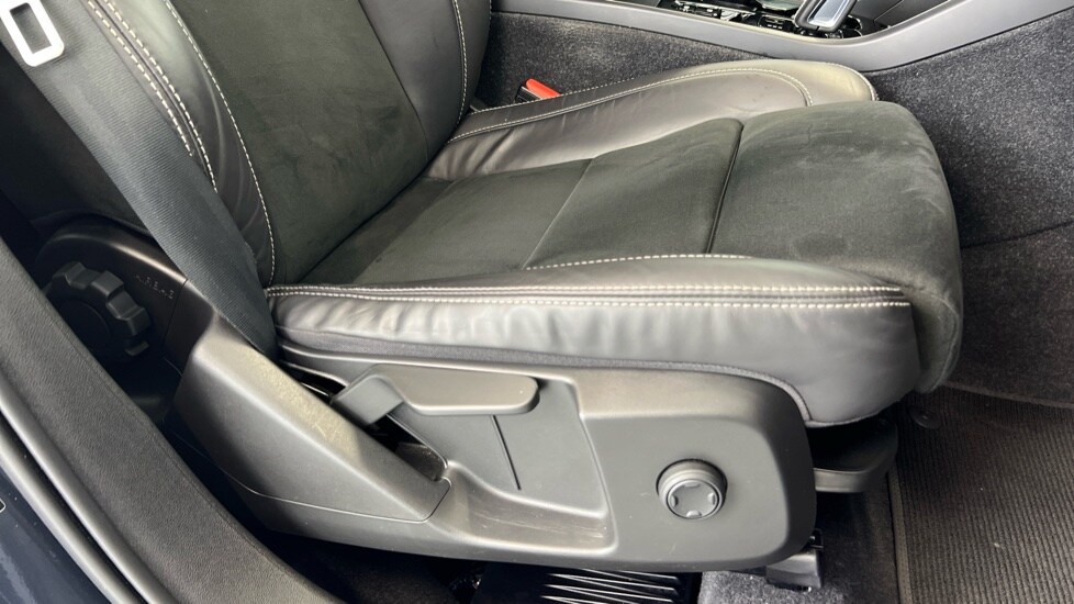 Used Volvo XC40 2021 for sale - 76003666: Photo 30