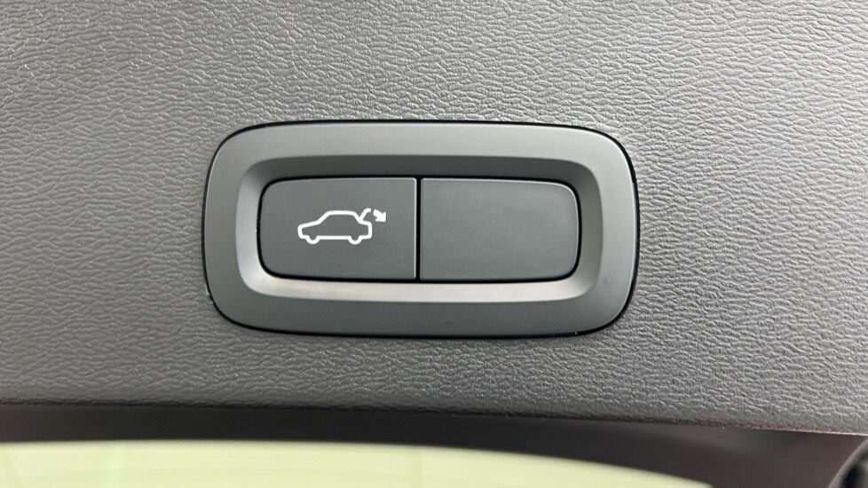 Used Volvo XC40 2021 for sale - 76003666: Photo 35