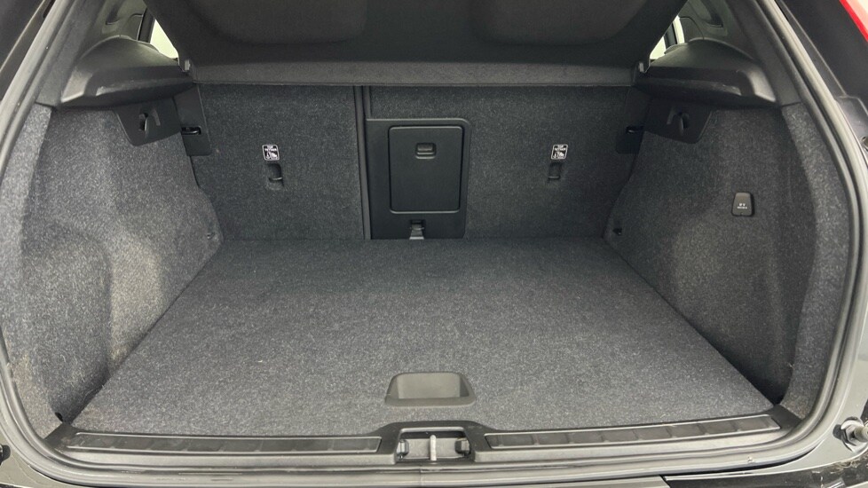 Used Volvo XC40 2022 for sale - 78211946: Photo 51