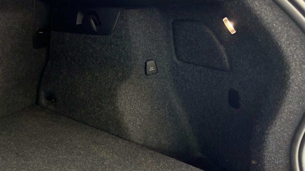 Used Volvo XC40 2022 for sale - 78211946: Photo 53