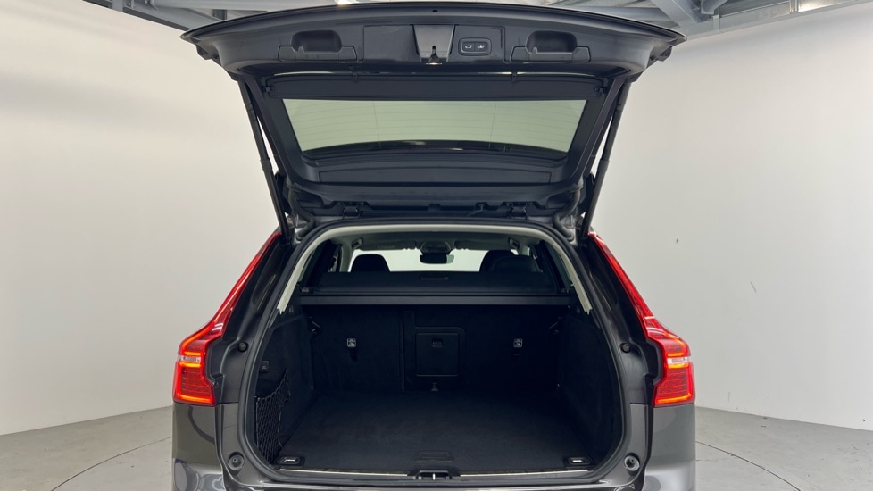 Used Volvo XC60 2022 for sale - 77010193: Photo 13