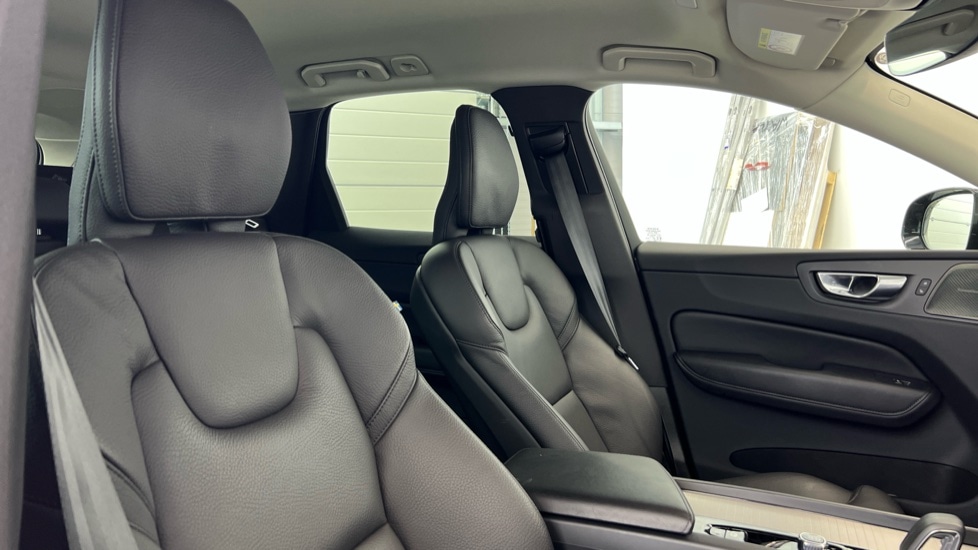 Used Volvo XC60 2022 for sale - 77010193: Photo 31