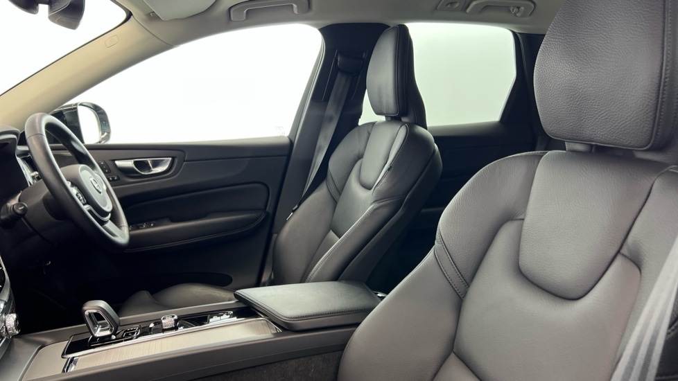 Used Volvo XC60 2022 for sale - 77010193: Photo 36