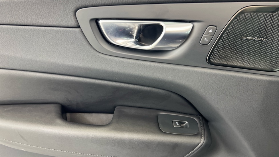 Used Volvo XC60 2022 for sale - 77010193: Photo 39