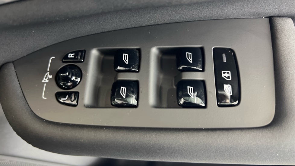 Used Volvo XC90 2025 for sale - 77060640: Photo 24