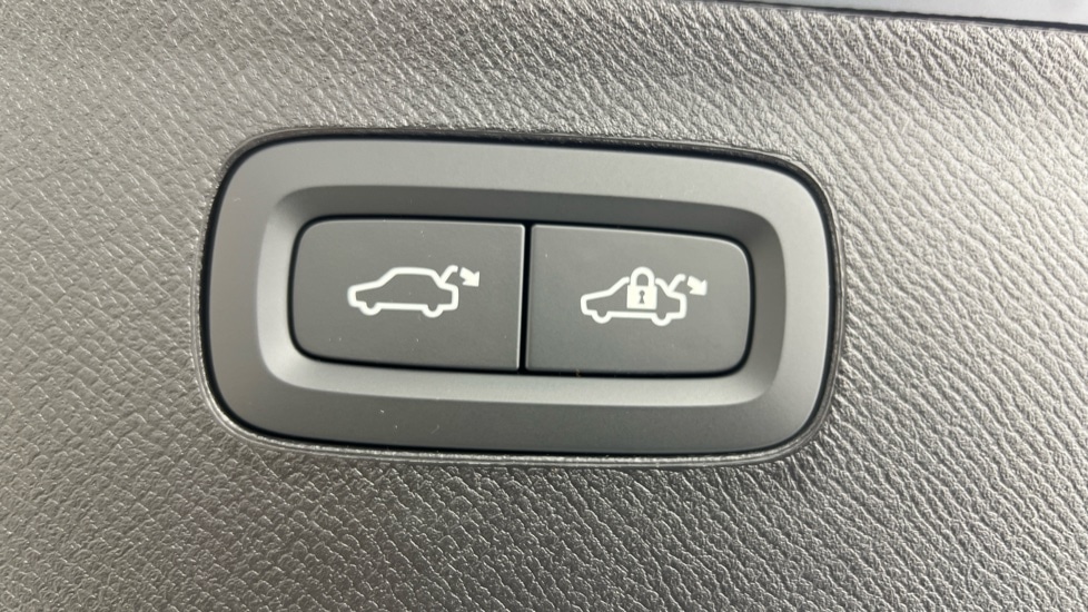 Used Volvo XC90 2025 for sale - 77060640: Photo 35