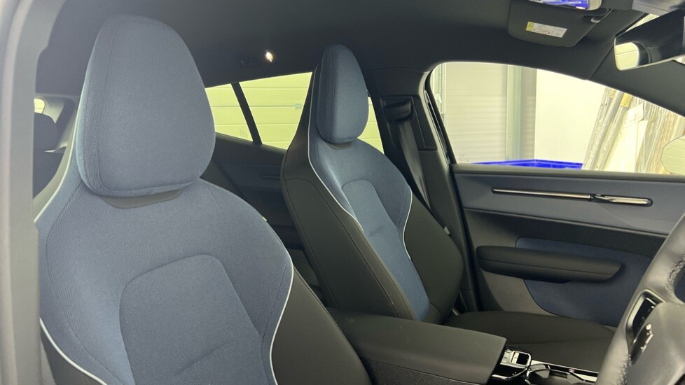 Used Volvo EX30 2025 for sale - 76556937: Photo 31