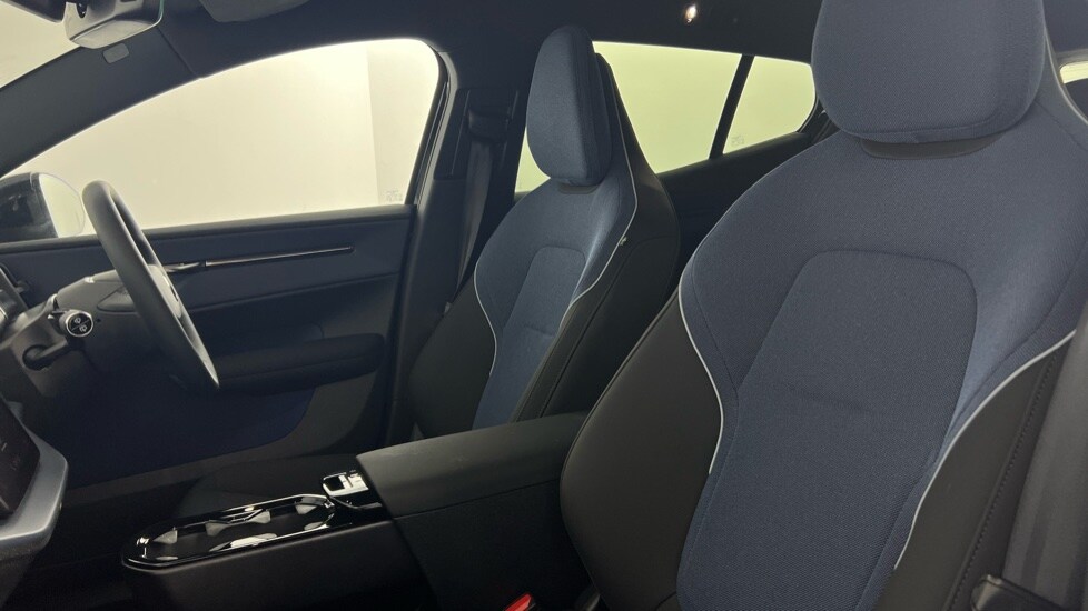 Used Volvo EX30 2025 for sale - 76556937: Photo 38