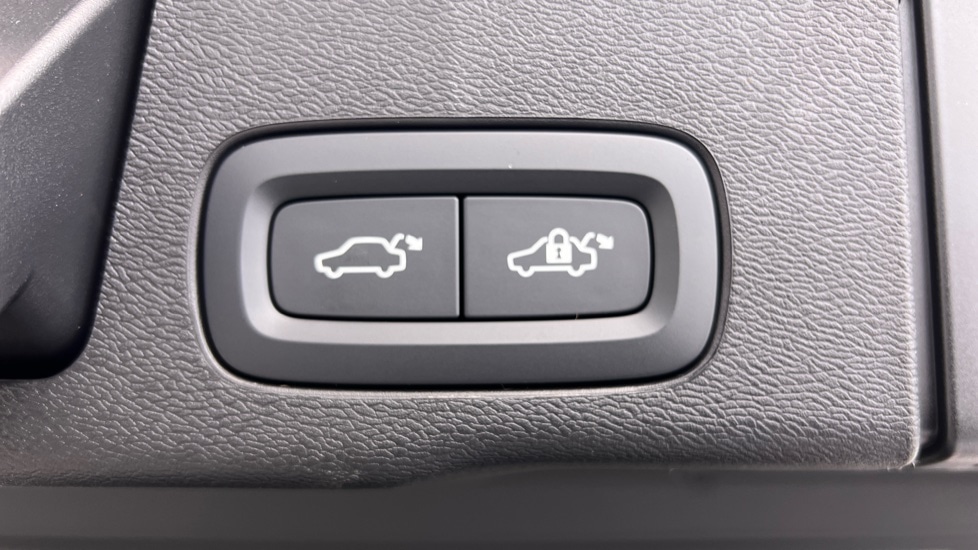 Used Volvo XC60 2026 for sale - 78008983: Photo 35