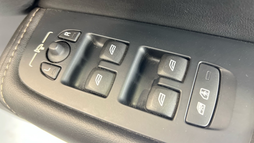 Used Volvo XC60 2021 for sale - 78215893: Photo 24