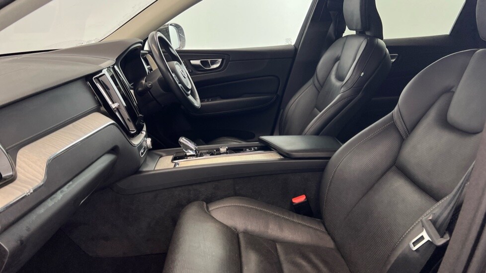 Used Volvo XC60 2021 for sale - 78215893: Photo 37