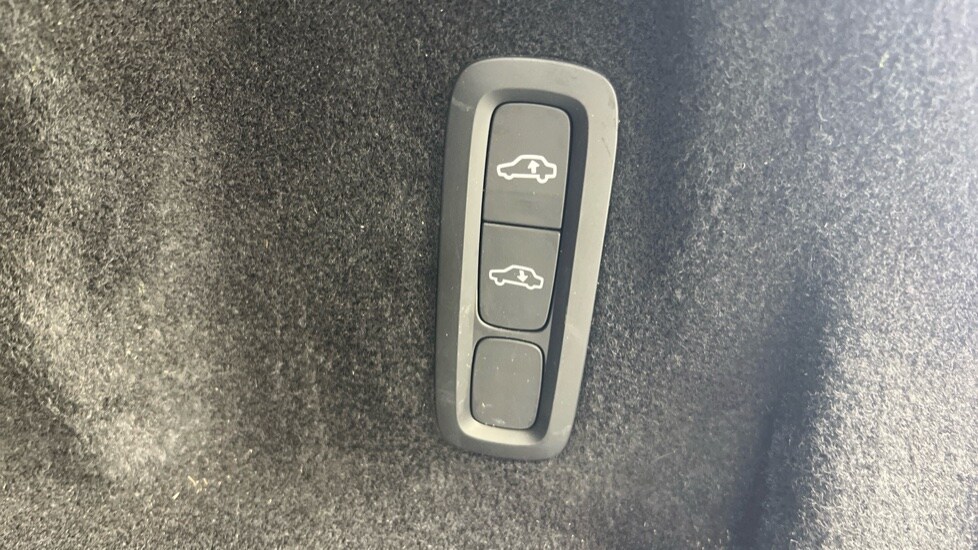 Used Volvo XC60 2021 for sale - 78215893: Photo 55