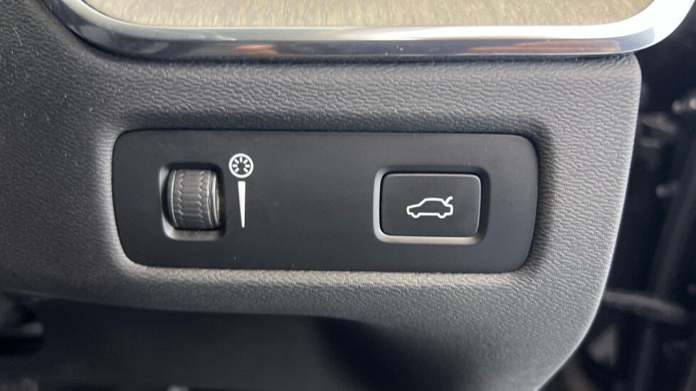 Used Volvo XC60 2021 for sale - 78215893: Photo 65