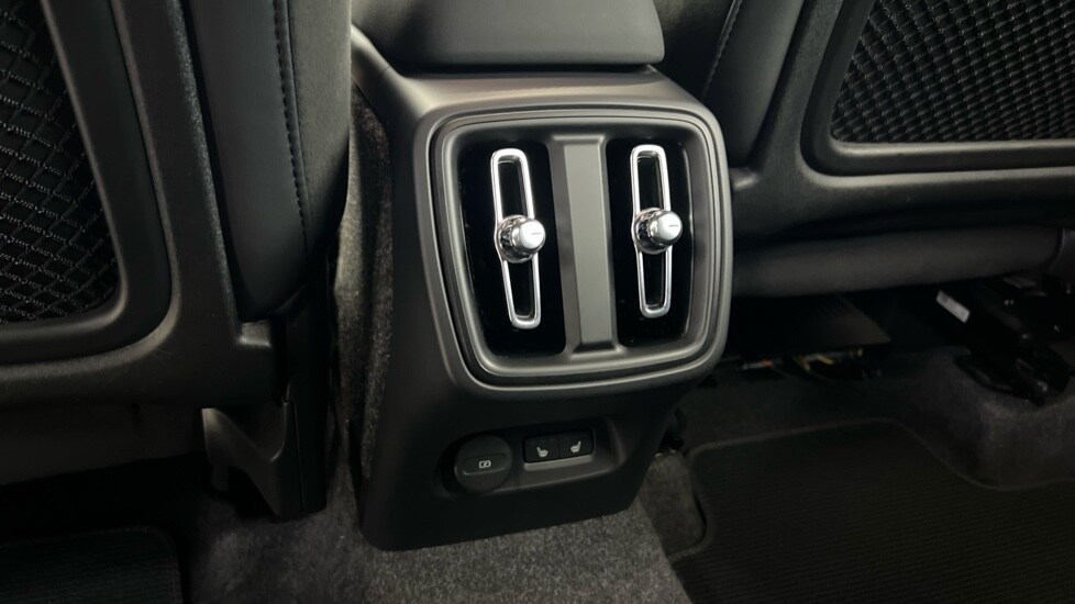 Used Volvo XC40 2025 for sale - 76023182: Photo 15
