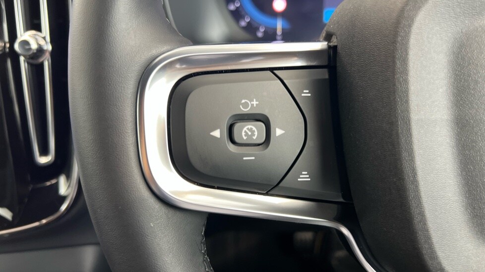 Used Volvo XC40 2025 for sale - 76023182: Photo 21