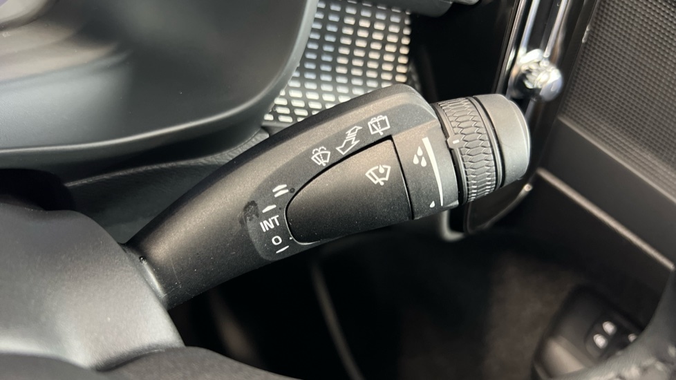 Used Volvo XC40 2025 for sale - 76023182: Photo 23
