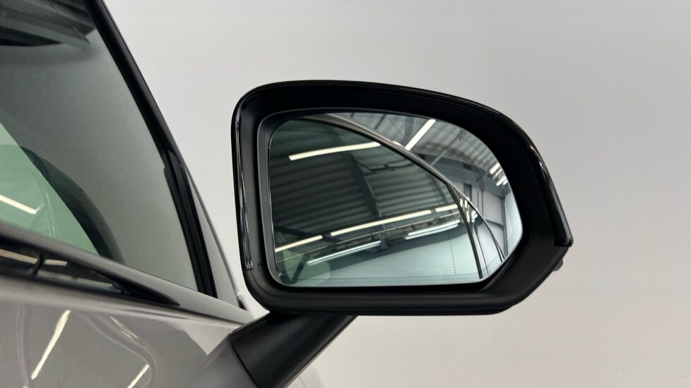 Used Volvo XC40 2025 for sale - 76023182: Photo 32