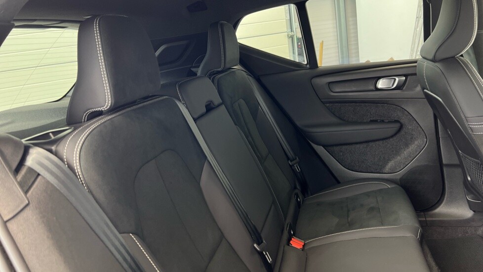 Used Volvo XC40 2025 for sale - 76023182: Photo 6