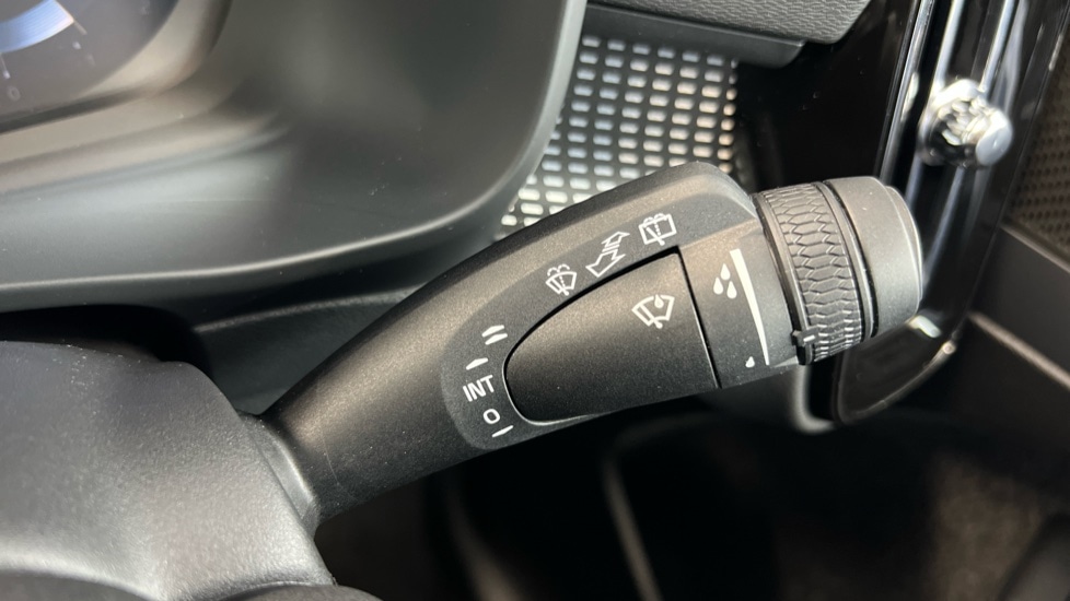 Used Volvo XC40 2025 for sale - 77133839: Photo 23