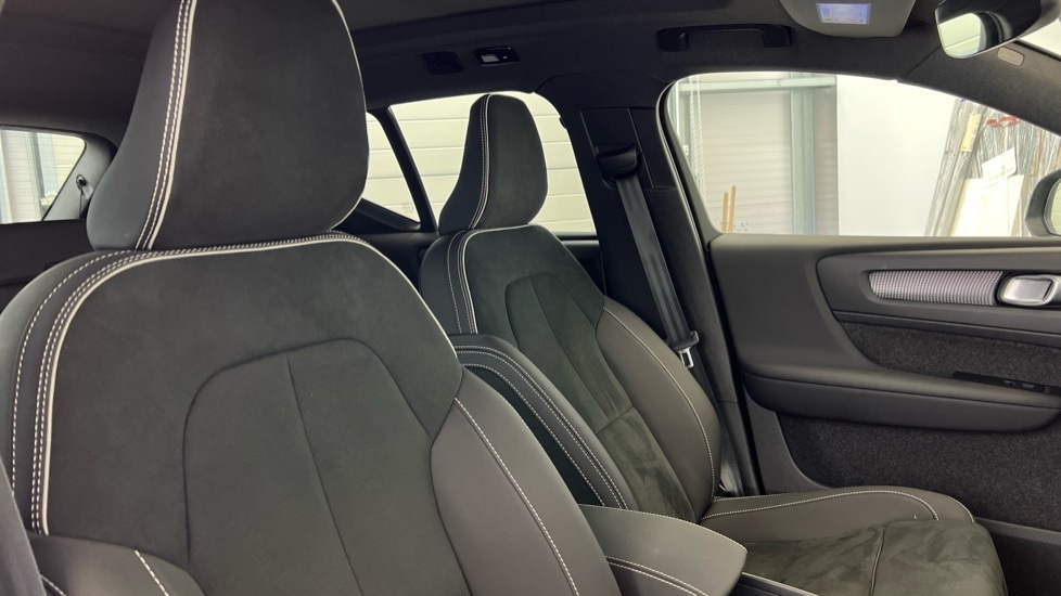 Used Volvo XC40 2025 for sale - 77133839: Photo 31