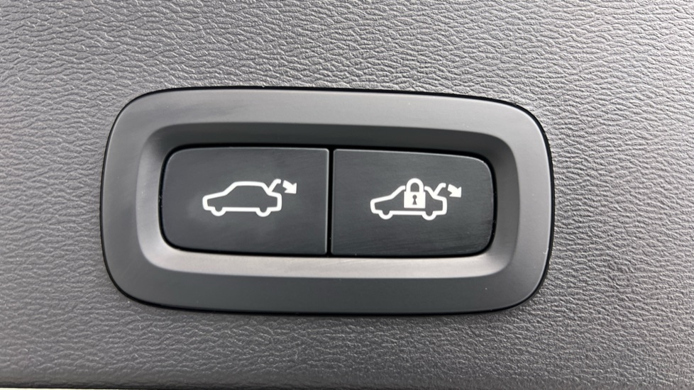 Used Volvo XC40 2025 for sale - 77133839: Photo 35